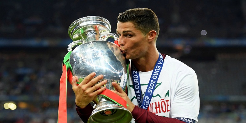 Ronaldo là đầu tàu đưa Bồ Đào Nha lên ngôi tại Euro 2016